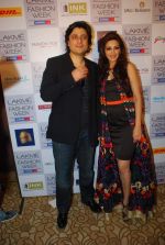 Sonali Bendre, Goldie Behl at Day 4 of lakme fashion week 2012 in Grand Hyatt, Mumbai on 5th March 2012 (200).JPG
